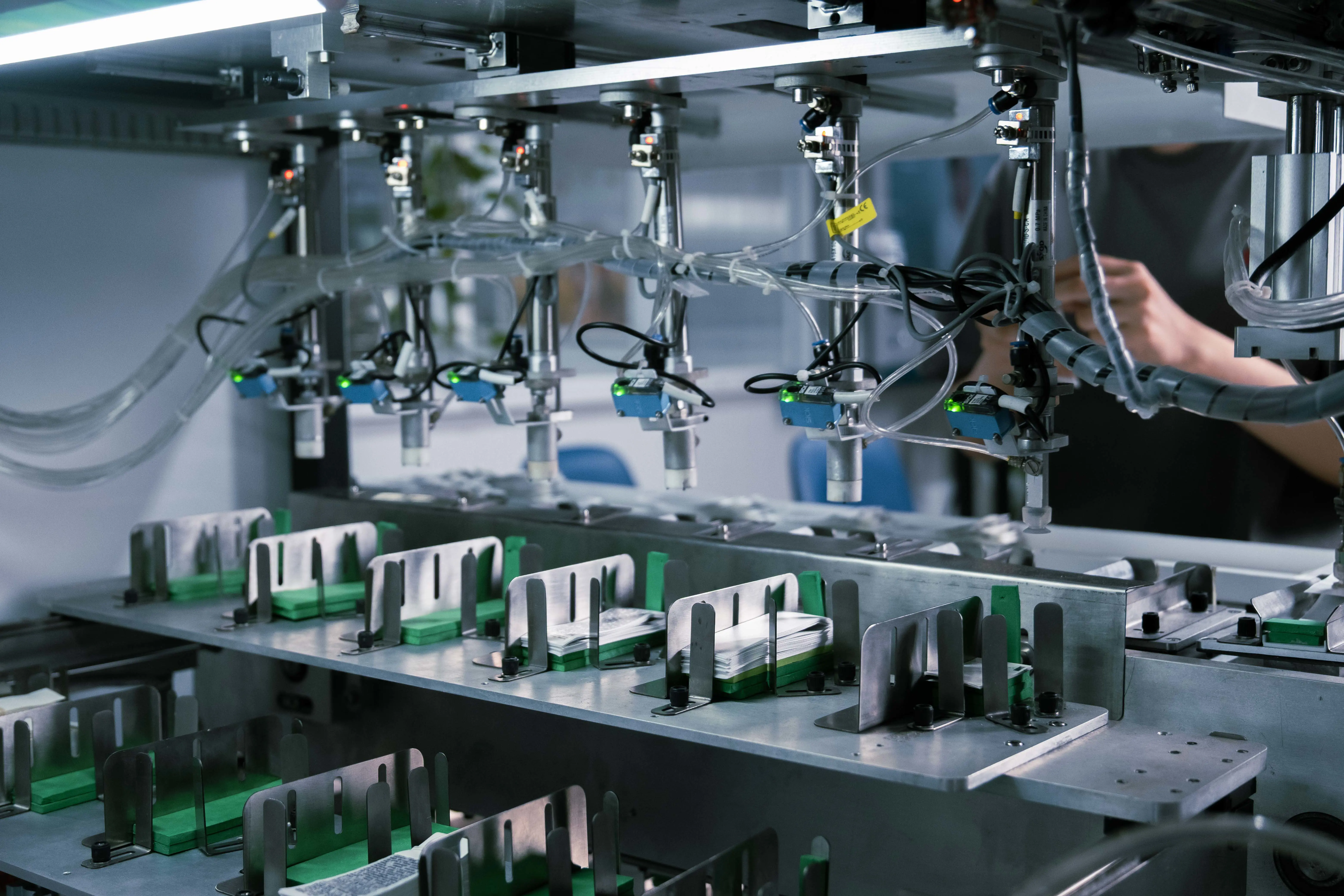 MÁY ĐÍNH NHÃN TỰ ĐỘNG - Hình 8 MÁY ĐÍNH NHÃN TỰ ĐỘNG - Hình 8