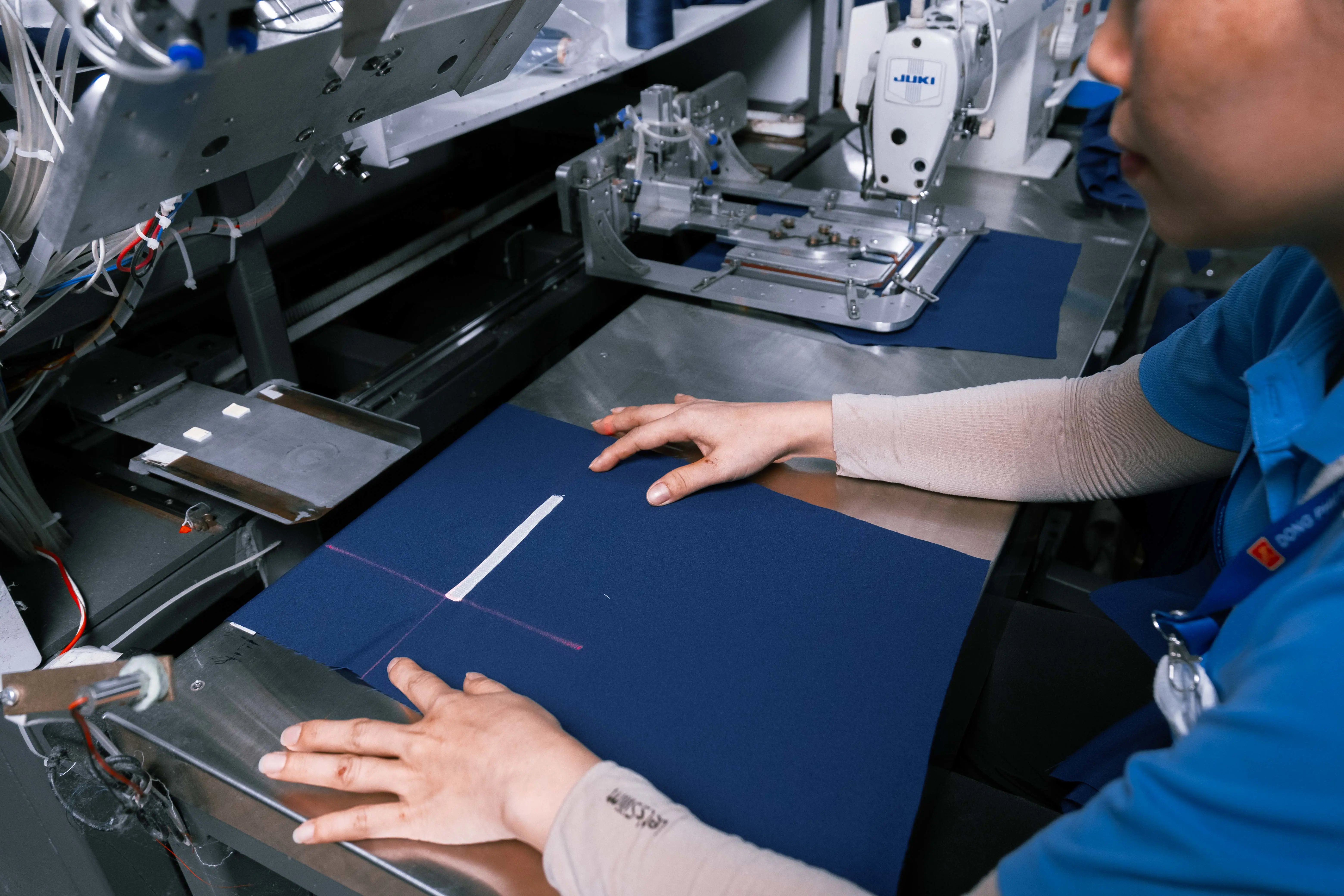 MÁY GẤP VÀ MAY TÚI TỰ ĐỘNG - Hình 4 MÁY GẤP VÀ MAY TÚI TỰ ĐỘNG - Hình 4